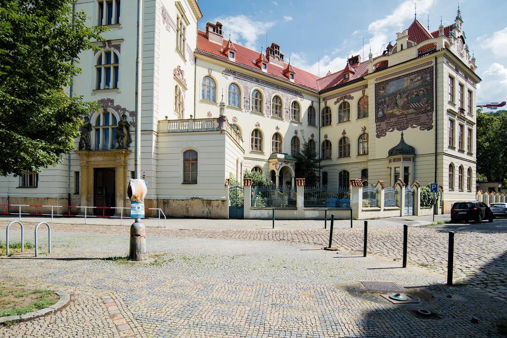 Apartment Gesse Brezinova Praga Exterior foto